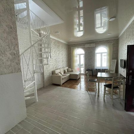 Центр Города Батуми Apartment Rustaveli 13 Dış mekan fotoğraf