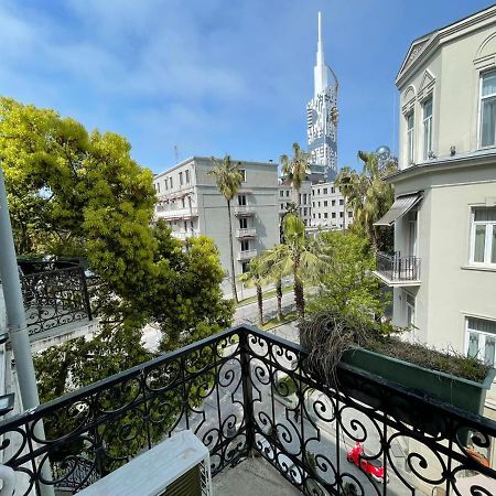 Центр Города Батуми Apartment Rustaveli 13 Dış mekan fotoğraf