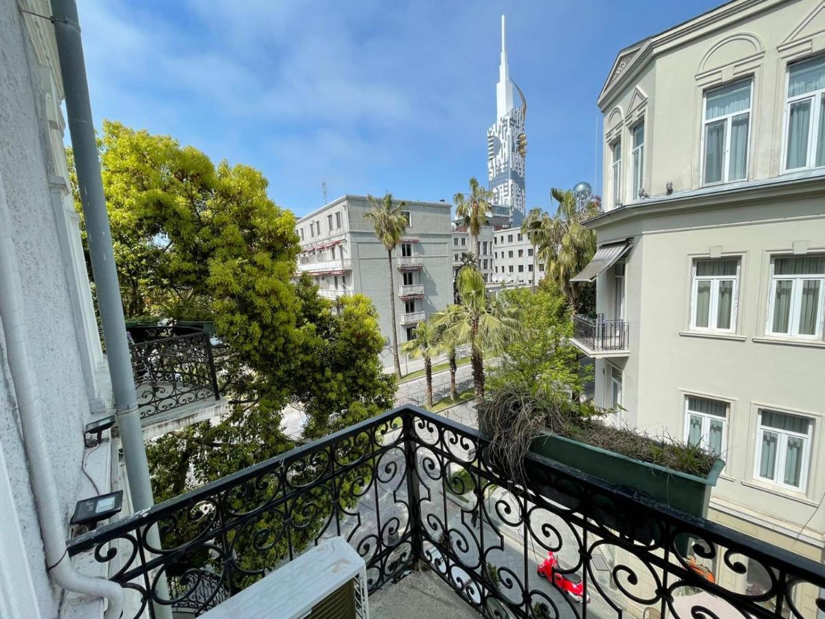 Центр Города Батуми Apartment Rustaveli 13 Dış mekan fotoğraf