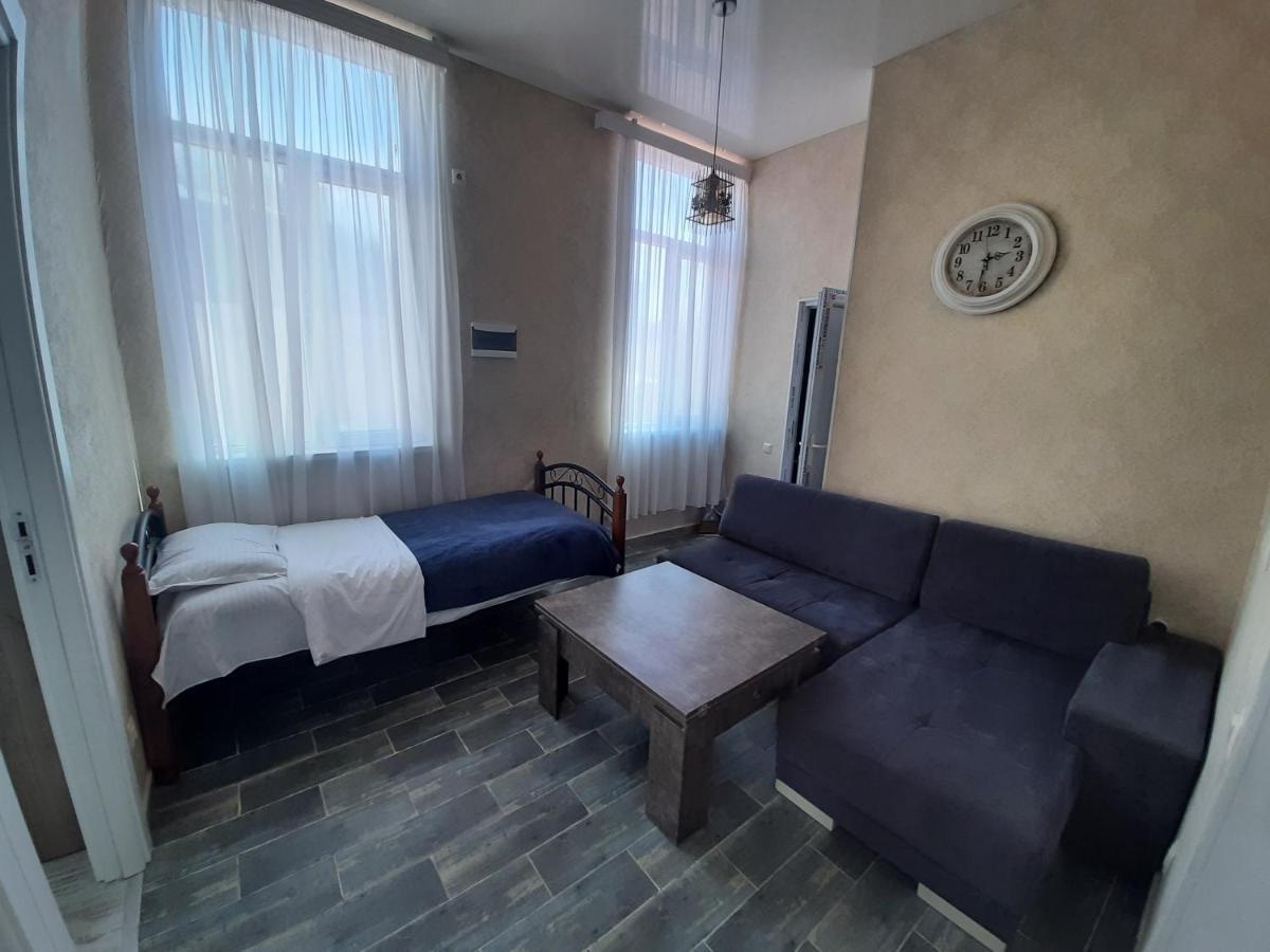 Центр Города Батуми Apartment Rustaveli 13 Dış mekan fotoğraf